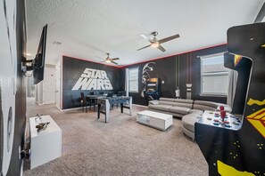 Smart TV, video games - Game Loft & Arcade • Near Disney • Pool & Spa (Kissimmee)