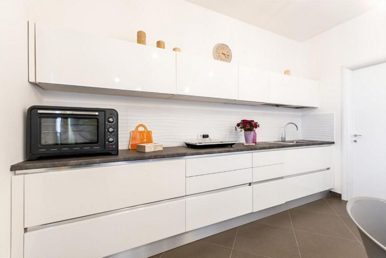 Kühlschrank, Mikrowelle, Geschirrspüler