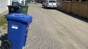 Property grounds - Mahogany's Comfy Haven (Calgary)