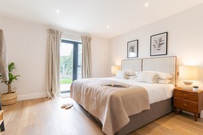 4 Schlafzimmer, Bügeleisen/Bügelbrett, WLAN, Bettwäsche