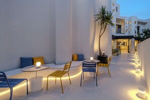 Outdoor dining - Noera (Skiathos)