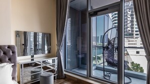 Unclassified image, 4 of 23, button - Bright 1BD Near Burj Khalifa (Dubai)