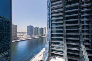 House, Accessible | 1 bedroom - LUX 1BR Near B.khalifa (Dubai)