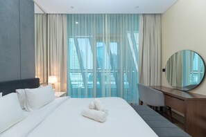 1 bedroom - Stunning Corner Suite Canal View (Dubai)