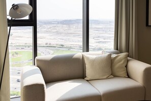 Room - Modern Studio at Upside Living With Burj Khalifa View by Simply Comfort (Dubai)