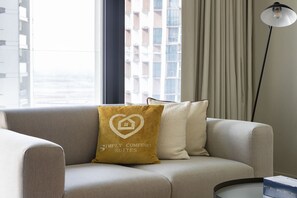 Apartment - Deluxe Studio With Meydan View (Dubai)