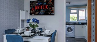 2 bed house, Barton Green, Clifton, Nottingham