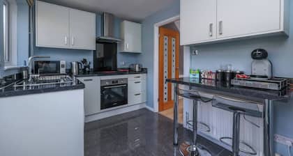 2 bed house, Barton Green, Clifton, Nottingham