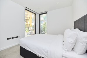 3 chambres, fer et planche à repasser, Wi-Fi, draps fournis