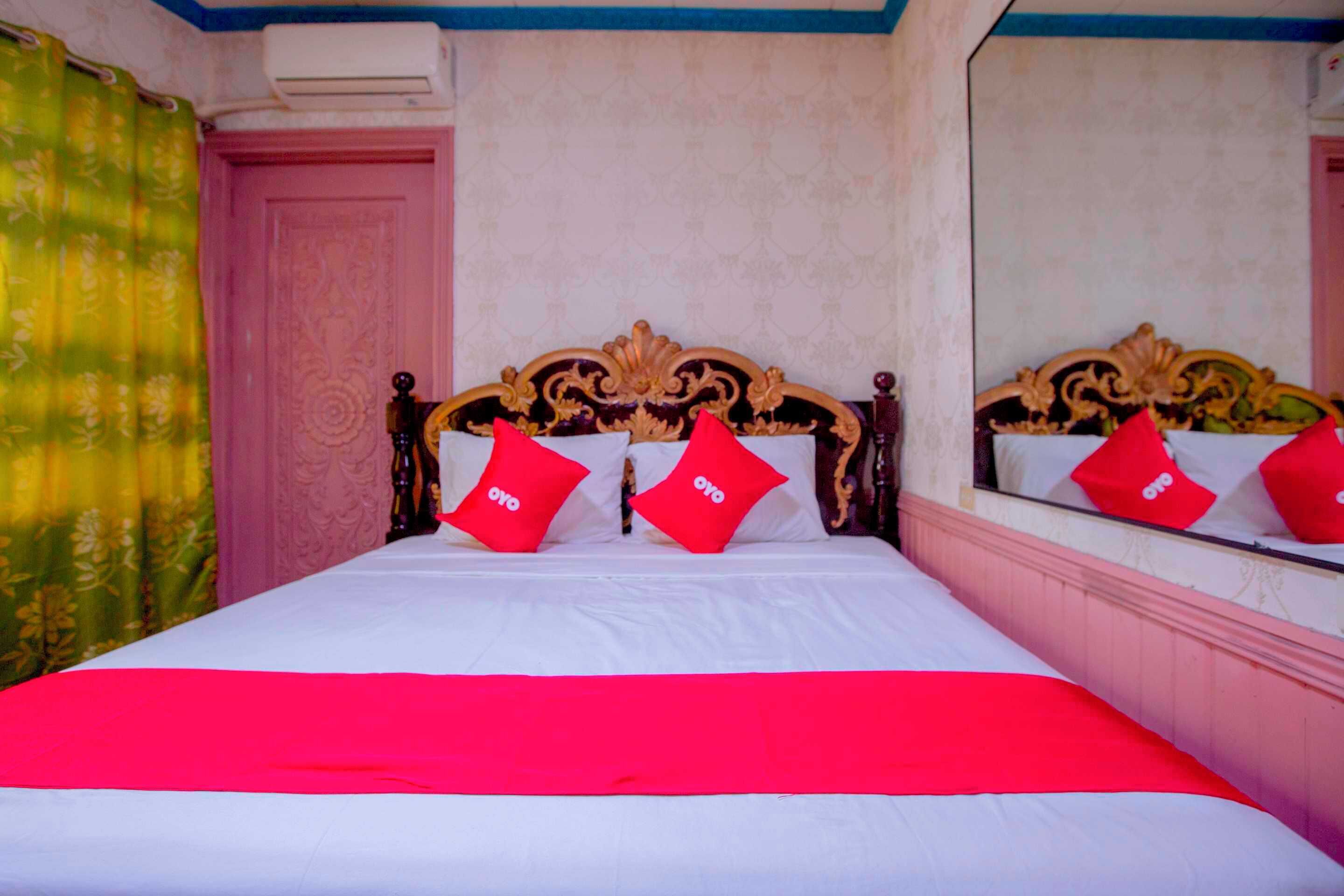 Escritorio, wifi gratis y ropa de cama 