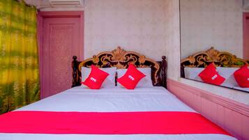 Escritorio, wifi gratis y ropa de cama