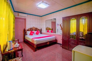 Quarto casal standard | Escrivaninha, Wi-Fi de cortesia, roupa de cama