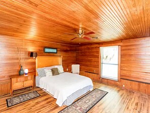 5 chambres, fer et planche à repasser, Wi-Fi, draps fournis