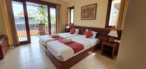 Deluxe Room, Pool View