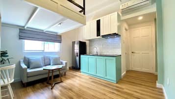 Deluxe Studio