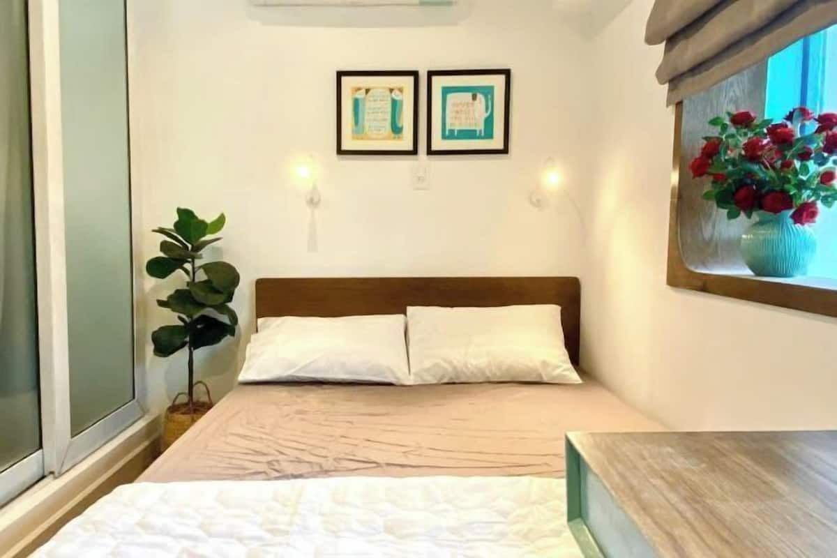 Memory-foam beds, desk, laptop workspace, free WiFi