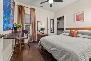 5 bedrooms, iron/ironing board, WiFi, bed sheets