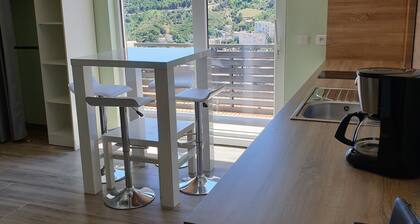 Sea and mountain view studio on the Spanish border in Cerbere