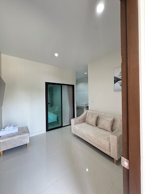 Rom – standard, terrasse, utsikt mot lagune | Oppholdsområde