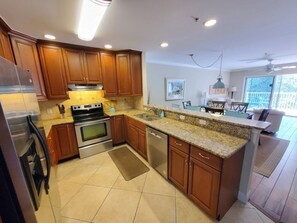 Condo, 3 Bedrooms | Private kitchen