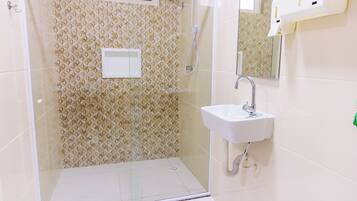 Habitación triple Deluxe | Baño