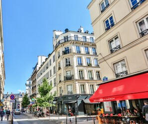 Exterior - 511 Rambuteau (Paris)