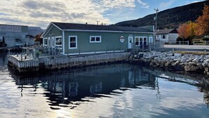 Unclassified image, 4 of 18, button - Seaside Suites (Woody Point)
