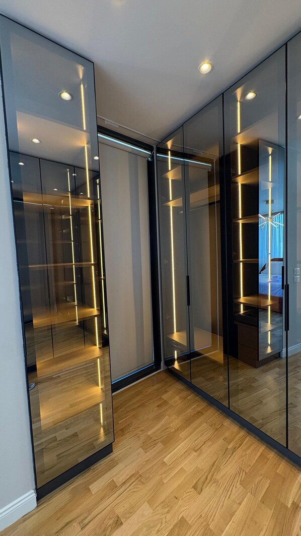 Three-Bedroom Deluxe Apartment | Free WiFi - Blue Boutique Apartments 4 (Tirana)