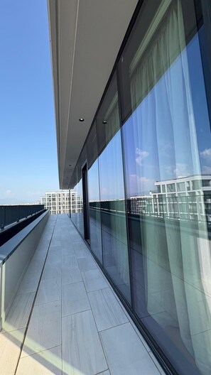 Three-Bedroom Deluxe Apartment | Balcony - Blue Boutique Apartments 4 (Tirana)