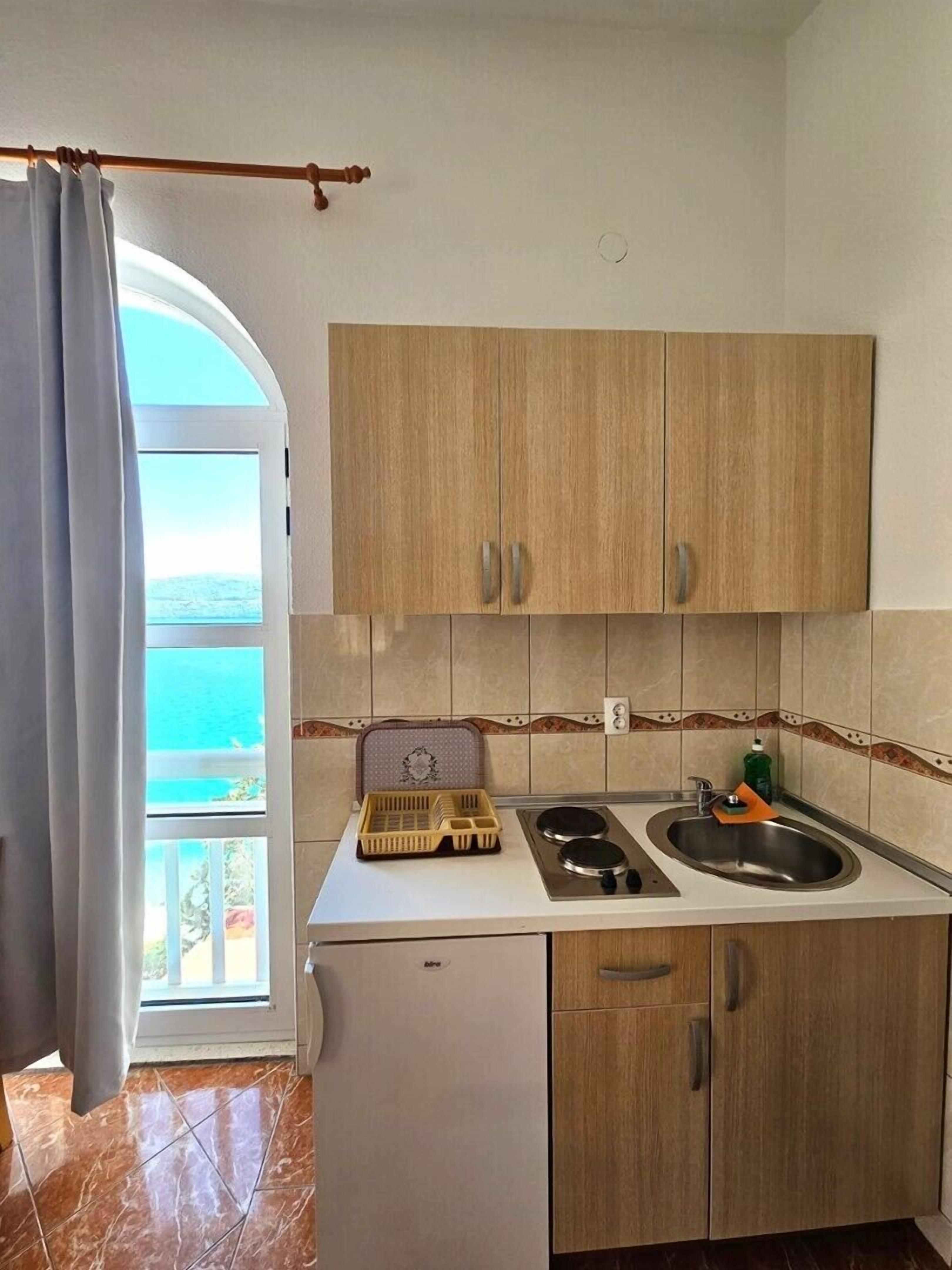 Kühlschrank, Kochgeschirr/Geschirr/Besteck