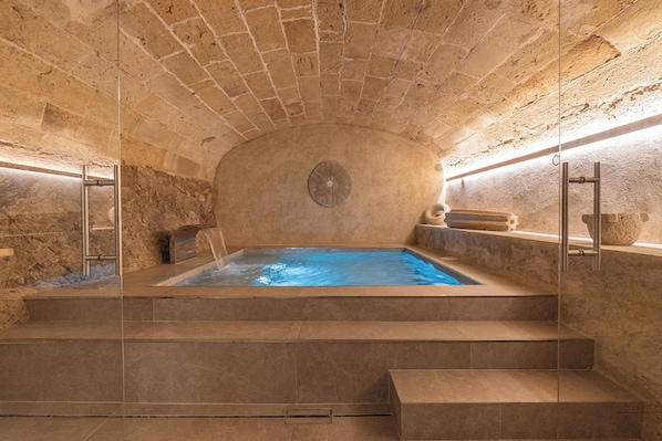 Indoor pool, outdoor pool
