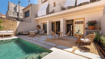 Piscina interna, piscina externa
