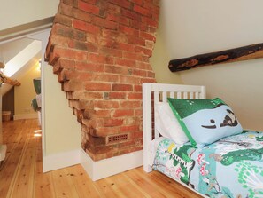 5 bedrooms, individually decorated, individually furnished, free WiFi