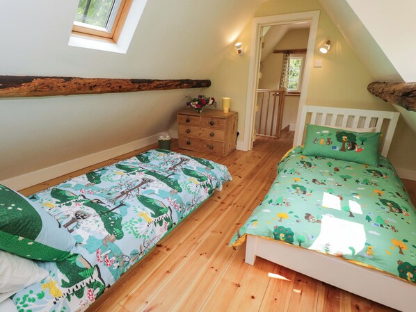 5 室のベッドルーム、客室ごとに異なる装飾、客室ごとに異なるインテリア、WiFi (無料)