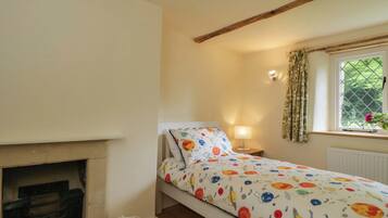5 bedrooms, individually decorated, individually furnished, free WiFi