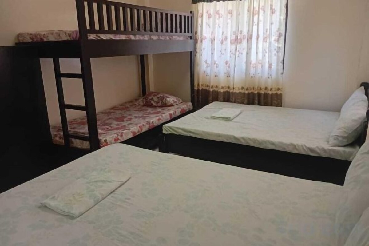 WiFi (free), bed sheets