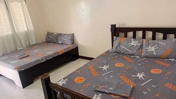 Family Room | Free WiFi, bed sheets