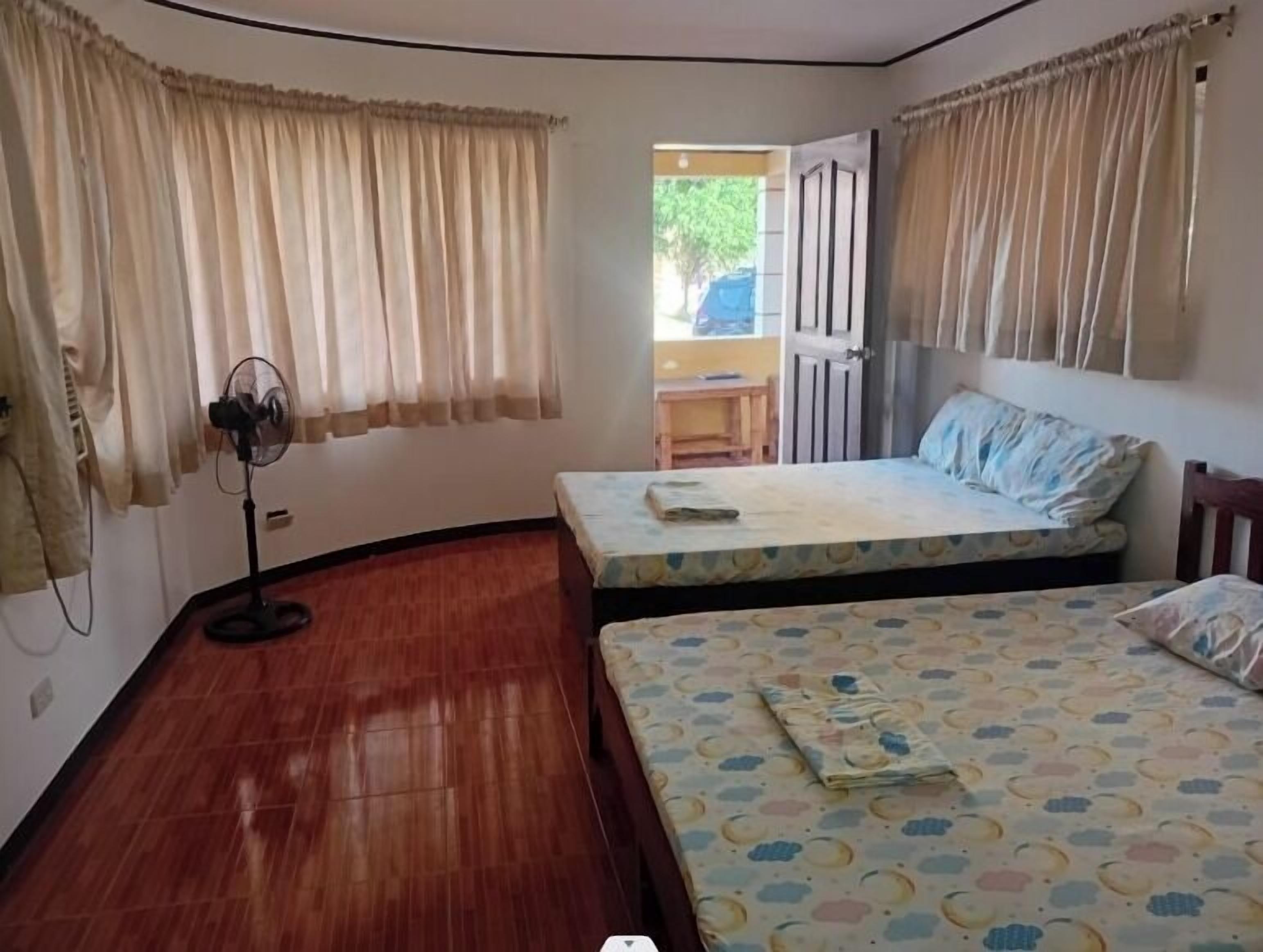 Family Room | Free WiFi, bed sheets