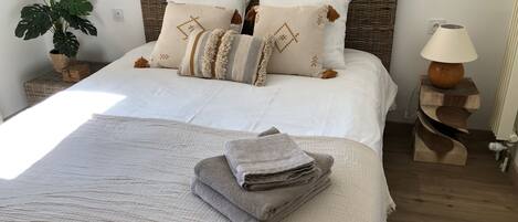 3 bedrooms, iron/ironing board, travel crib, free WiFi