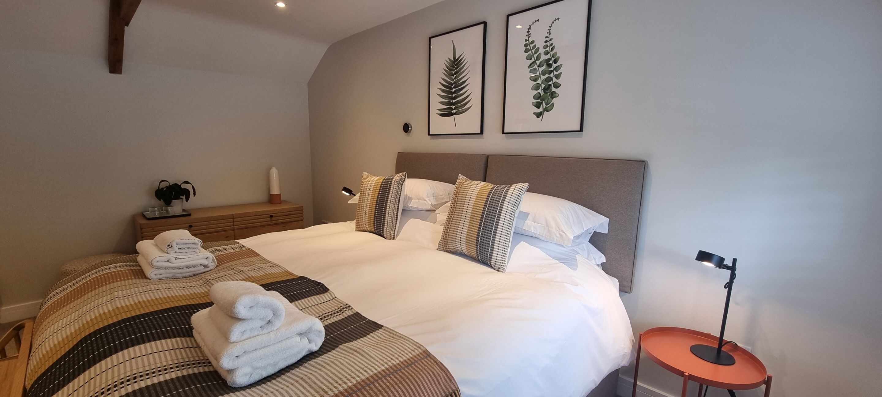 1 bedroom, desk, free WiFi, bed sheets