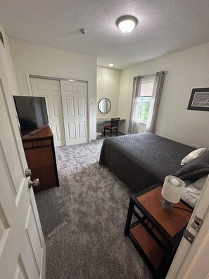 4 habitaciones, tabla de planchar con plancha y wifi gratis