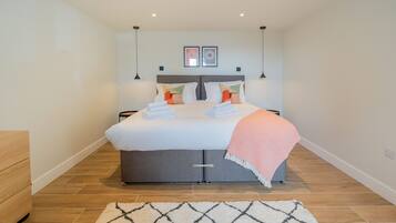 1 soverom, strykejern/-brett, wi-fi (inkludert) og sengetøy