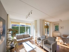 House, 3 Bedrooms, Accessible, Balcony | Living room - Holiday Home for Rent Near Swimming Pool and Golf Course (Delden)