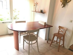 House, 3 Bedrooms, Accessible, Balcony | Dining - Holiday Home for Rent Near Swimming Pool and Golf Course (Delden)
