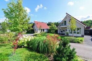 House, 3 Bedrooms, Accessible, Balcony | Exterior - Holiday Home for Rent Near Swimming Pool and Golf Course (Delden)