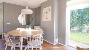 House, 3 Bedrooms, Accessible, Balcony | Dining room - Holiday Home for Rent Near Swimming Pool and Golf Course (Delden)