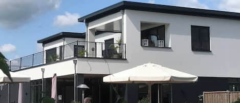 House, 3 Bedrooms, Accessible, Balcony | Exterior