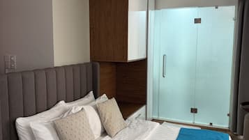1 bedroom, iron/ironing board, bed sheets