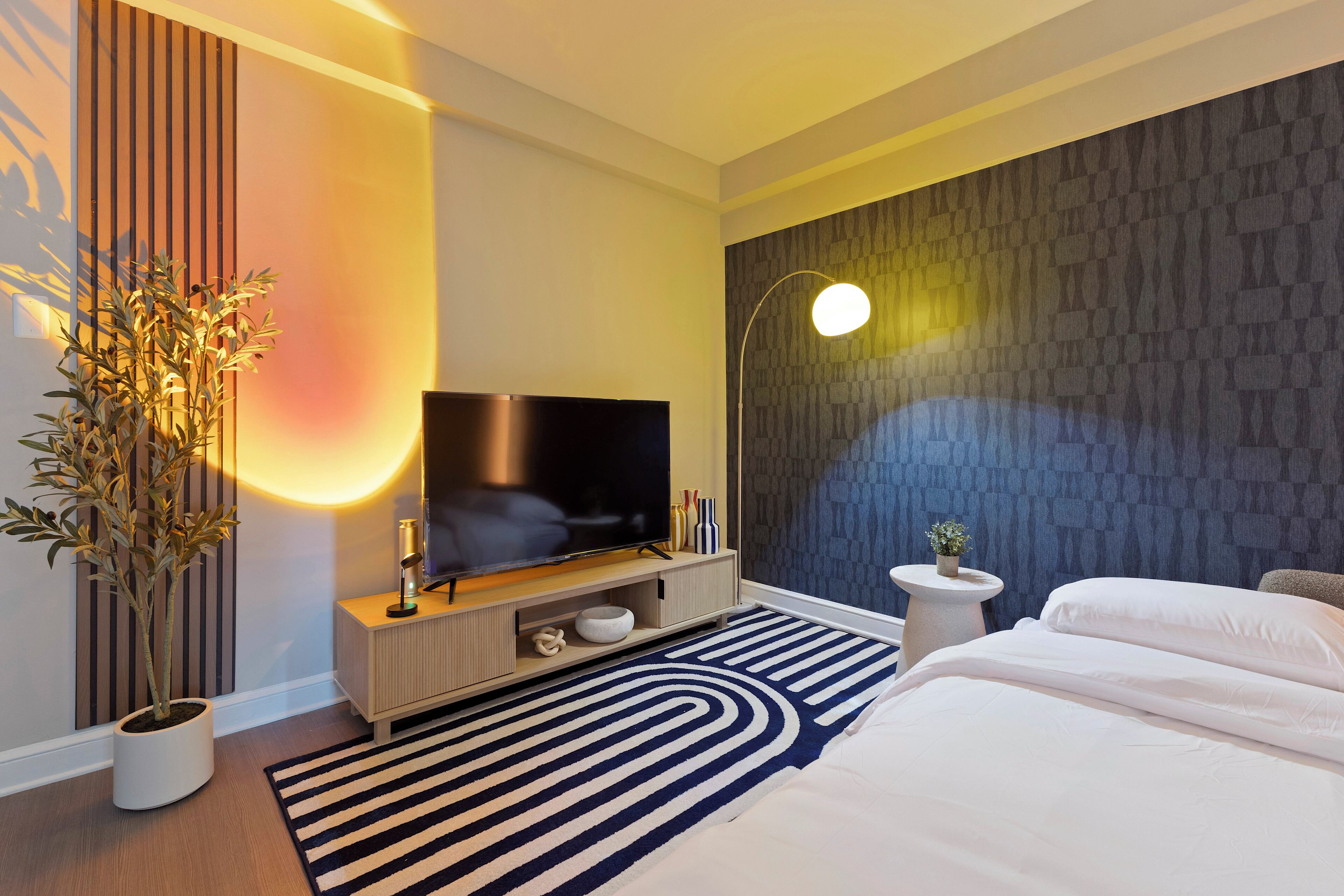 1 多间卧室、办公桌、熨斗/熨衣板、旅行婴儿床