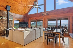 Smart TV - Amazing Mountain and Lake Views!  (Bryson City)
